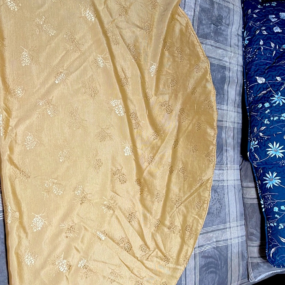 Oval table cloth